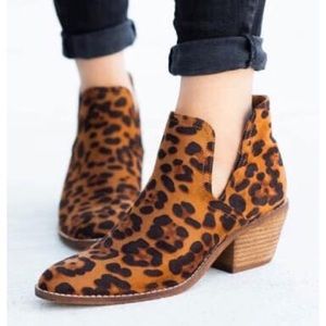 Our BEST SELLING leopard booties! Restocked 🎉